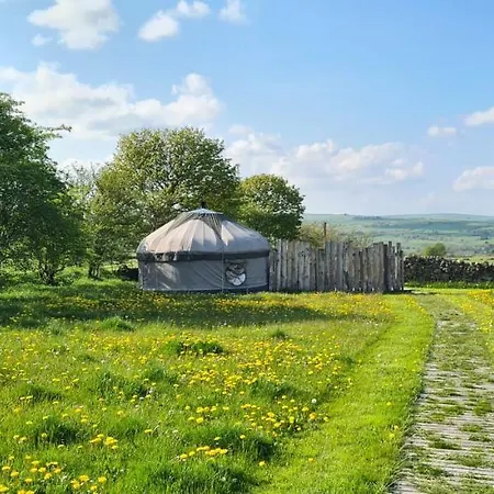 Secret Cloud House Holidays Luxury Yurts With Hot Tubs Cauldon Exterior photo
